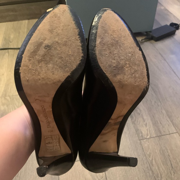 Size 7.5 black pumps by Enzo Angiolini - Picture 5 of 6